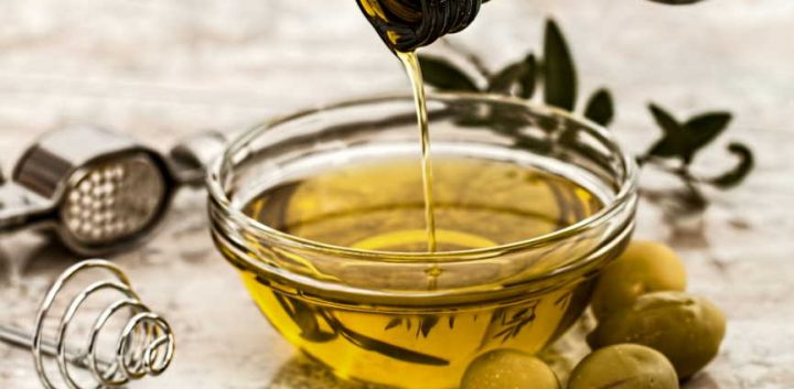 Advantages and disadvantages olive oil for curly hair